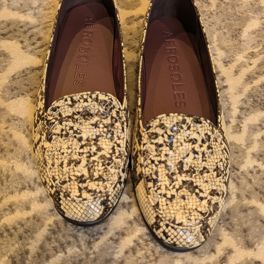 Aerosoles Women's Black and Cream Loafers